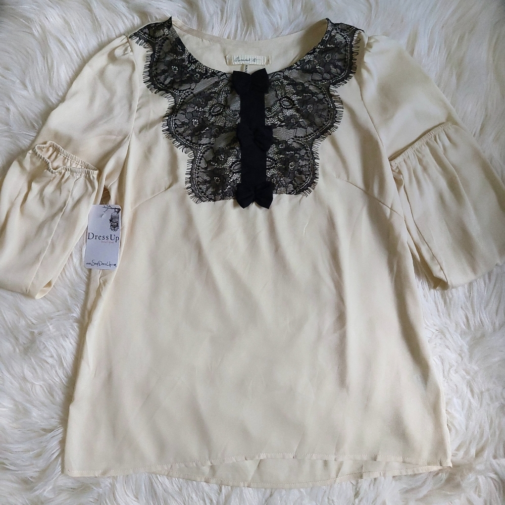 Comme Toi | Black Lace Scoop Neck Blouse sz large